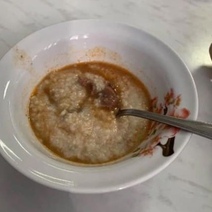 В Оренбурге дети в гимназии воротили носы от каши с подливой