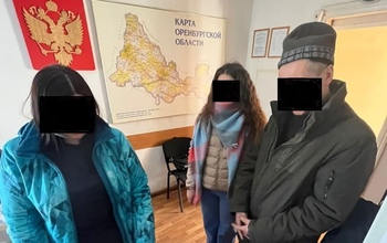 Оренбурженка украла у коллеги из машины, которая подвозила ее, 70 000 рублей