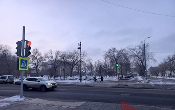 В Оренбурге в ужасном виде пешеходный переход на отремонтированной улице Володарского