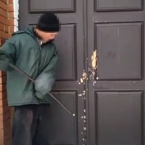 В Оренбуржье мужчина пытался взломать дверь храма