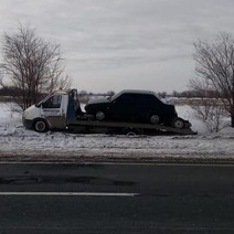 Под Самарой в кювет слетел эвакуатор с оренбургскими номерами