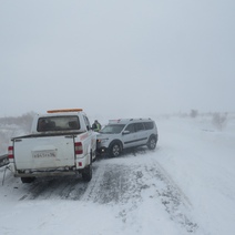 В Акбулакском районе УАЗ дорожников лоб в лоб столкнулся с 