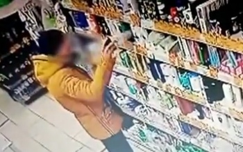 В Бугуруслане мужчина отоварился в супермаркете и прошел мимо касс, ничего не заплатив