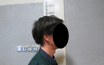 Оренбуржец оставил в кабине лифта тело пенсионера, завернутое в линолеум (18+)