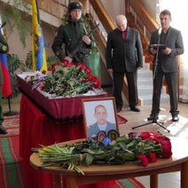 В Краснохолме прощаются с военнослужащим, геройски погибшим, пытаясь спасти сослуживцев