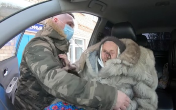 103-летнюю жительницу Бугуруслана осмотрели врачи