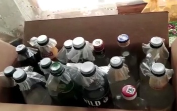 В Домбаровском районе у самогонщика изъяли 440 литров браги и 75 литров спирта