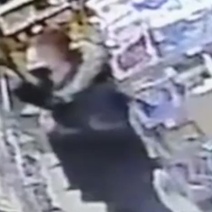 В Новотроицке вор стащил из магазина 27 тюбиков зубной пасты, 5 флаконов краски и 4 - лака для волос