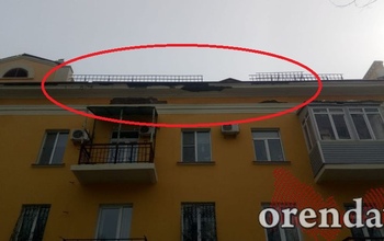 В Оренбурге с домов на ул. Богдана Хмельницкого осыпается штукатурка