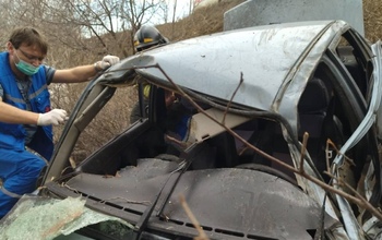 Попавшего в ДТП под Бузулуком водителя зажало в салоне автомобиля