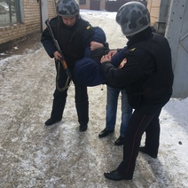 В Оренбурге предприимчивый мужчина употреблял алкоголь в магазине, не покупая его