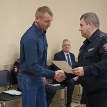 В Тоцком поблагодарили мужчин, обезвредивших грабителя в 