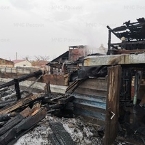 В Гае огонь с горящей бани рисковал перекинуться на жилые дома