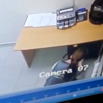 Беременная оренбурженка утащила 80 000 рублей из магазина, в котором работала