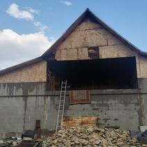 Принадлежат одному хозяину: под Бузулуком огонь уничтожил дом и повредил еще один