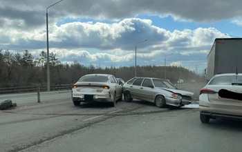 В Оренбурге на Загородном шоссе после столкновения с 