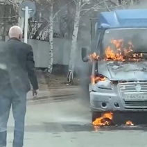 В Ростошах прямо на дороге загорелась Газель