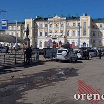 В Оренбурге чиновникам и надзорным органам плевать на состояние привокзальной площади