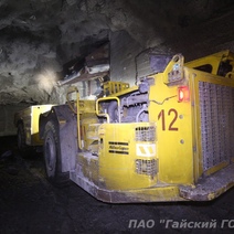 На Гайском ГОКе под землей загорелся автомобиль-погрузчик