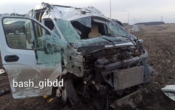 В Башкирии опрокинулся автобус из Оренбуржья: в салоне было 19 пассажиров