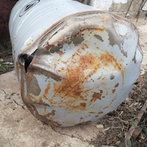 В Оренбуржье мужчина едва не погиб, распиливая бочку с нефтепродуктами