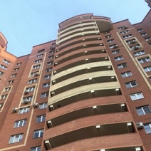 В Оренбурге с 17-этажного дома выпал 83-летний мужчина (18+)