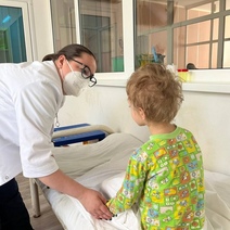 Медики из Оренбуржья 10 дней сражались за жизнь ребенка из Мариуполя