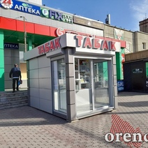 В Оренбурге на тротуаре «вырос» киоск