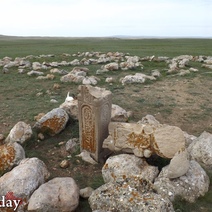В Беляевском районе вандалы разрушили редкие для региона кулпытасы