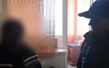 В Оренбурге мужчина украл у соседа сумку с травматическим пистолетом