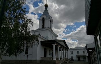 В Оренбурге неизвестный украл из храма золотые изделия и пожертвования