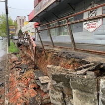 Восстанавливать часть рухнувшей подпорной стены в Оренбурге, похоже, будет собственник