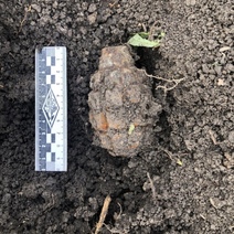 Под Бузулуком во время вспашки огорода мужчина обнаружил боевой снаряд