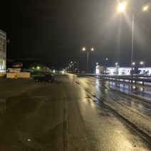 Ночью в Оренбурге молодой водитель «ВАЗа» протаранил здание