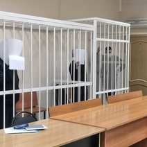 Обокравшие родителей тяжелобольных детей сидельцы надеются смягчить приговор