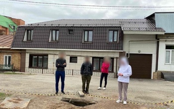 В Оренбурге двое мужчин оставили на дорогах восемь глубоких дыр