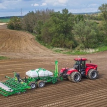 Оренбургские аграрии из-за дождей запаздывают с посевной