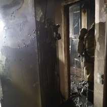 В Новотроицке на пожаре в многоэтажке спасли четверых человек