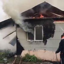 В Оренбурге автомеханик с двумя детьми из-за пожара оказался на улице