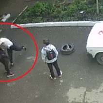 В Оренбурге 17-летний подросток-рецидивист без повода избил 14-летнего мальчика