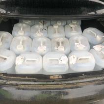 В Новотроицке в машине 20-летнего парня обнаружили 20 канистр с этиловым спиртом