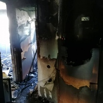 В Оренбурге в больнице скончался мужчина, пострадавший во время пожара в квартире (18+)