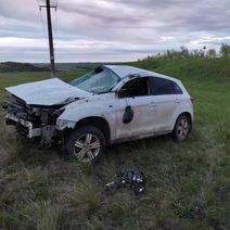 Водитель из Оренбуржья опрокинул свой кроссовер 