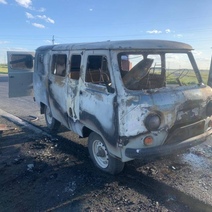 В Орске дотла сгорел УАЗ