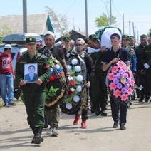 В Адамовском районе проводили в последний путь погибшего на Украине десантника