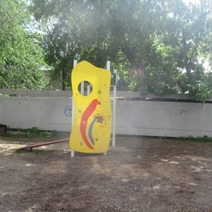 В Оренбурге засыпали провал на детской площадке по улице Полтавской