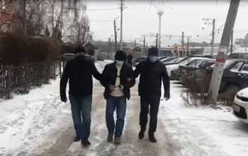 Залез в машину и отобрал телефон у женщины: житель Оренбурга лишился свободы за разбой