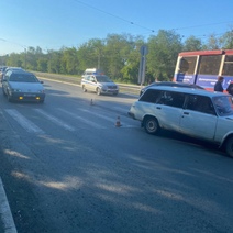 В Новотроицке под колёса ВАЗа попал 15-летний велосипедист, переезжавший дорогу