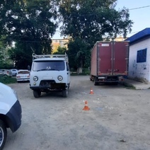 Бегал по двору: в Орске школьник попал под колёса УАЗа-