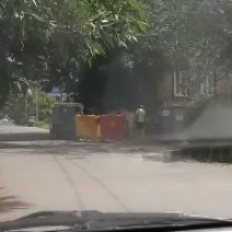 В Оренбурге цветные баки увезли сразу после того, как их установили и сфотографировали